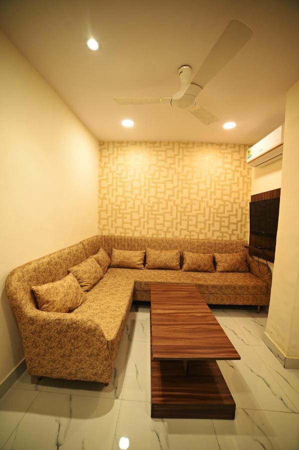 Ovel Hotel Ludhiana Exterior foto